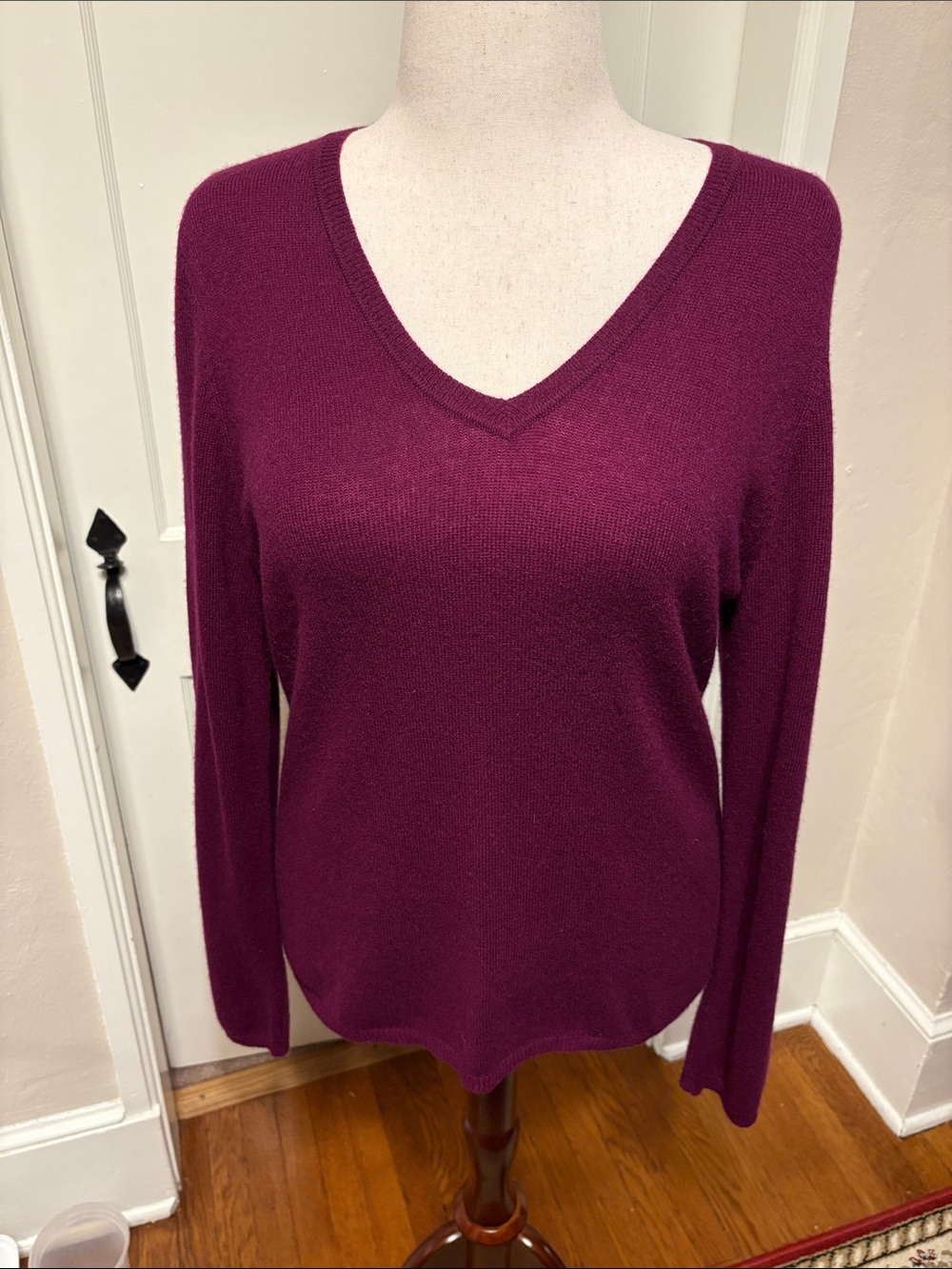 Charter Club 100% Cashmere V-Neck Sweater - Plum / Wine / Burgundy